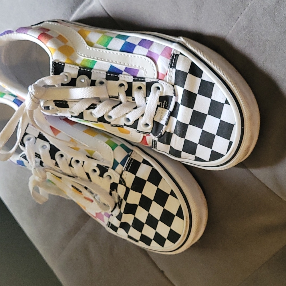 Van's check-rainbow